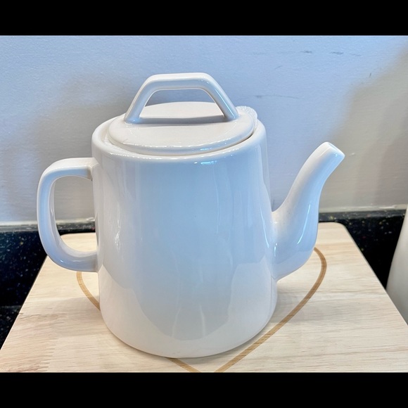 Rae Dunn tea kettle - Picture 3 of 4